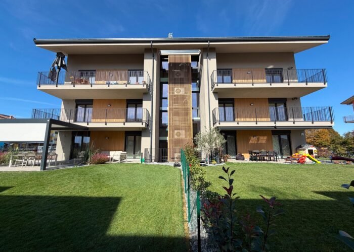 facciata di Villa Chiara con balconi e terrazzi