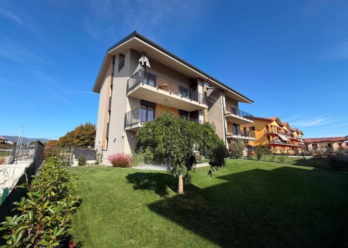 facciata di Villa Chiara con balconi e terrazzi